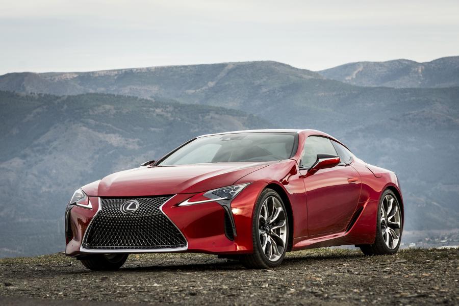  Lexus LC500 2016 года  (EU) (фото 18 из 20)